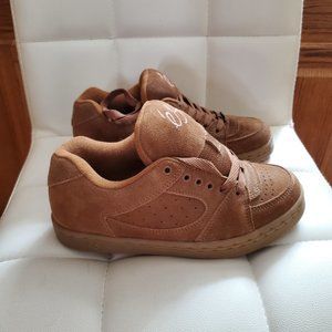 Es Accel men's size 7 skate shoes
